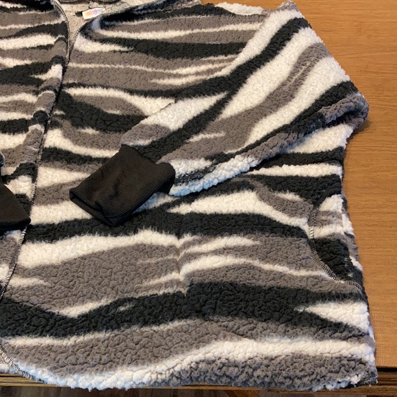 LuLaRoe Jacket - Picture 2 of 10